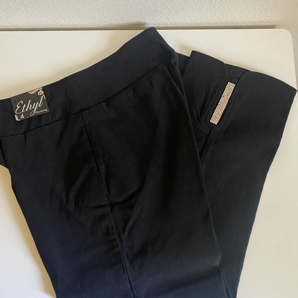 Ethyl Black Pull On Capri Pants with Embellished Detail-NWT